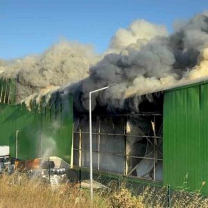 balikesirde iki iscinin oldugu fabrika yangininda 1 kisi tutuklandi UvFOOnjV