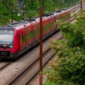 danimarkada tren raydan cikti1 olu en az 20 yarali lJ8QfnvG