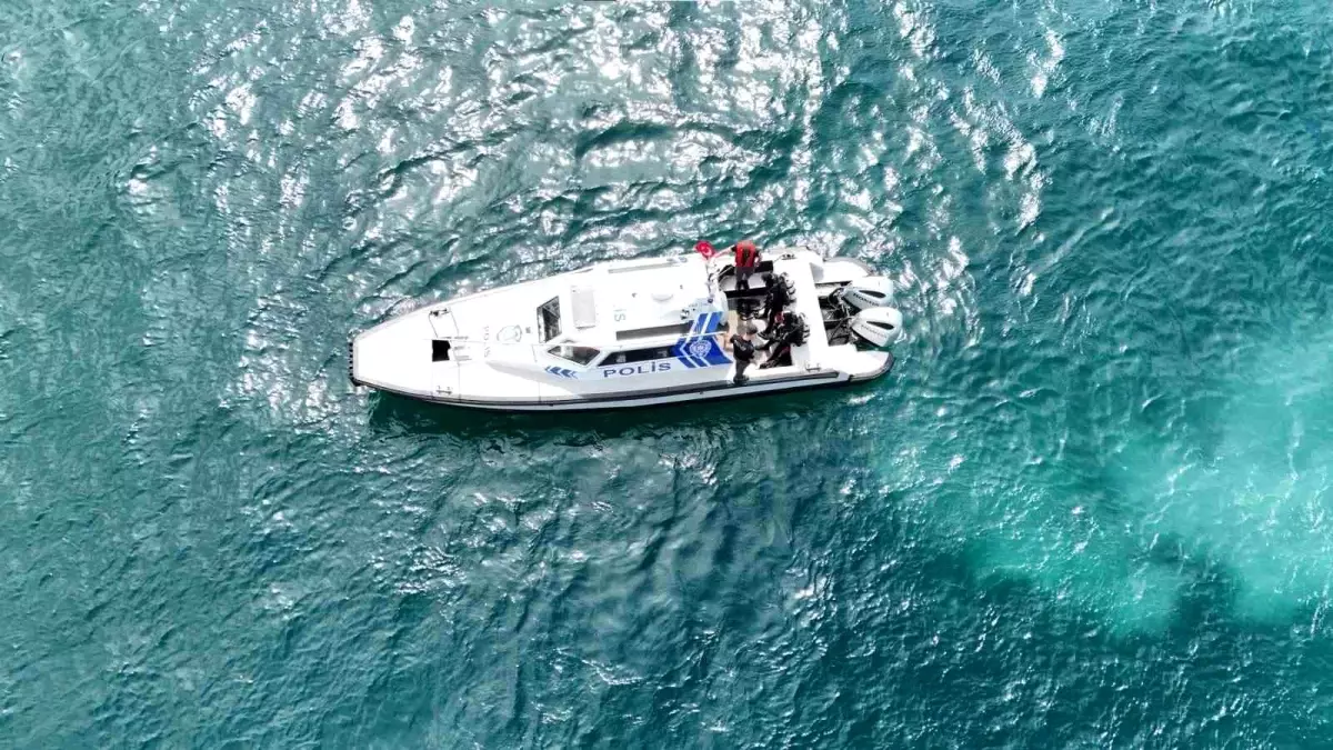 istanbulda kayip yuzucu icin aramalar devam ediyor ymvrXlyg