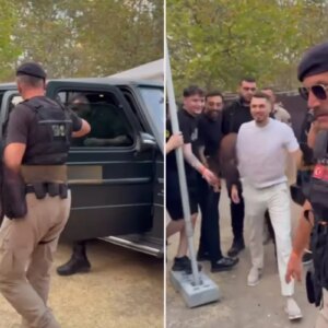 unlu rapci blok3 koruma ordusuyla konser alanina girdi kqSmsEB9