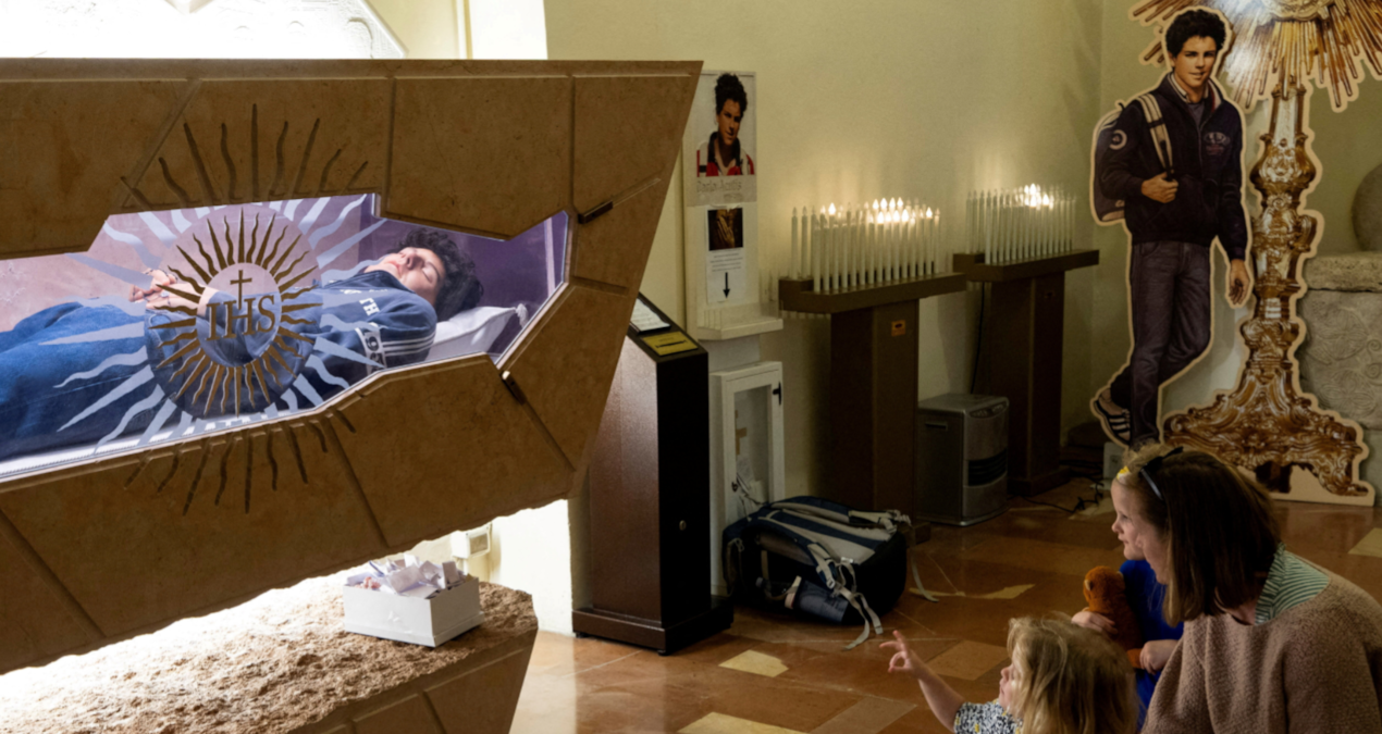 15 yasindaydi olumunden sonra aziz ilan edildi iste tanrinin fenomeni LOXISiQ6