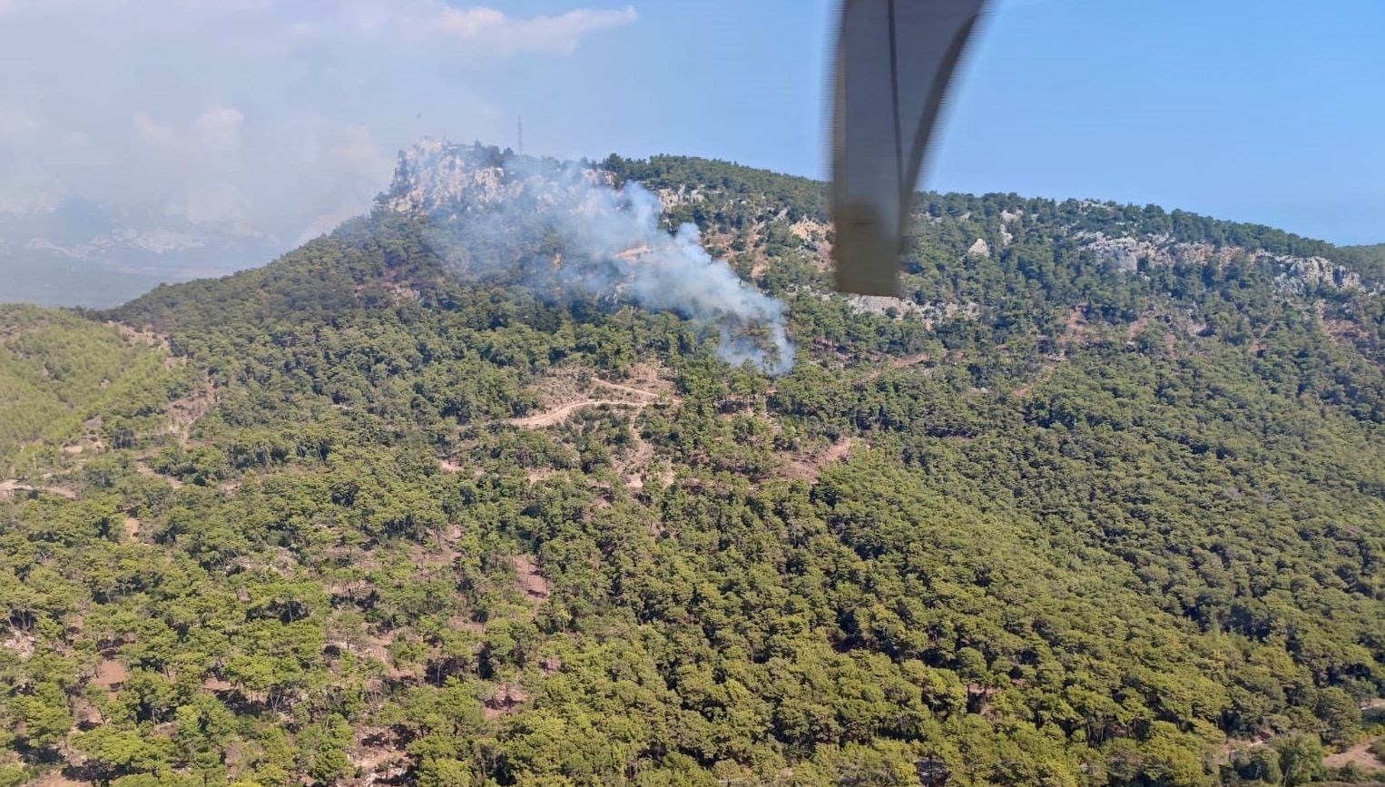 antalyada orman yangini mudahale suruyor XLWjazpq