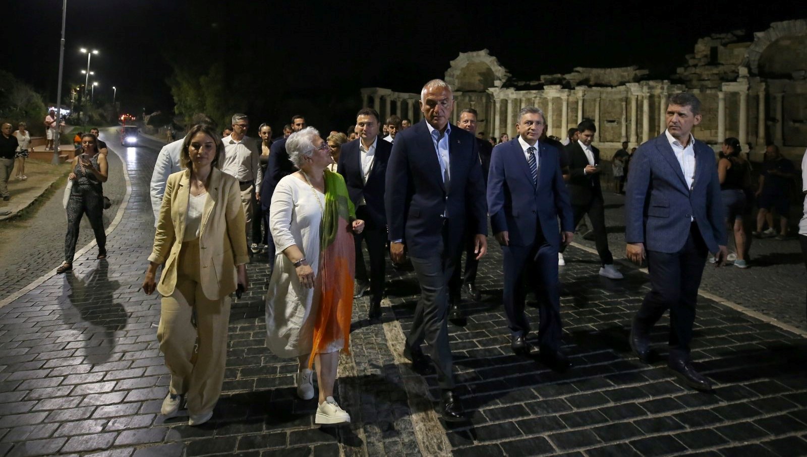 bakan ersoy antalyaya gelen ziyaretci sayisi 117 milyona ulasti aK3gnkaX