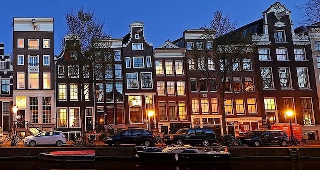 bu ulkedeki evlerde perde gormek neredeyse imkansiz asla kullanmiyorlar Ukr7EprU