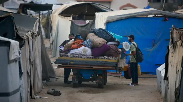 israil saldirilarindan kacarak deyr belaha siginan filistinli aileler zor sartlar altinda yasamlarini surduruyor f1iNl2St