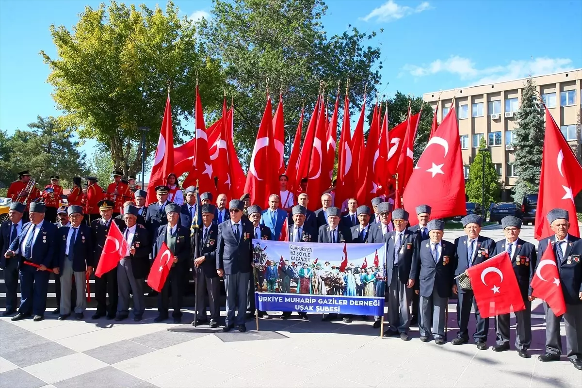 izmir ve cevre illerde 19 eylul gaziler gunu kutlandi vmkNSCbU