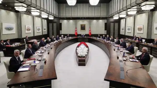 akpye yakin isimden kabinede degisiklik iddiasi bu geceye isaret etti yVVwR7Mq.jpg