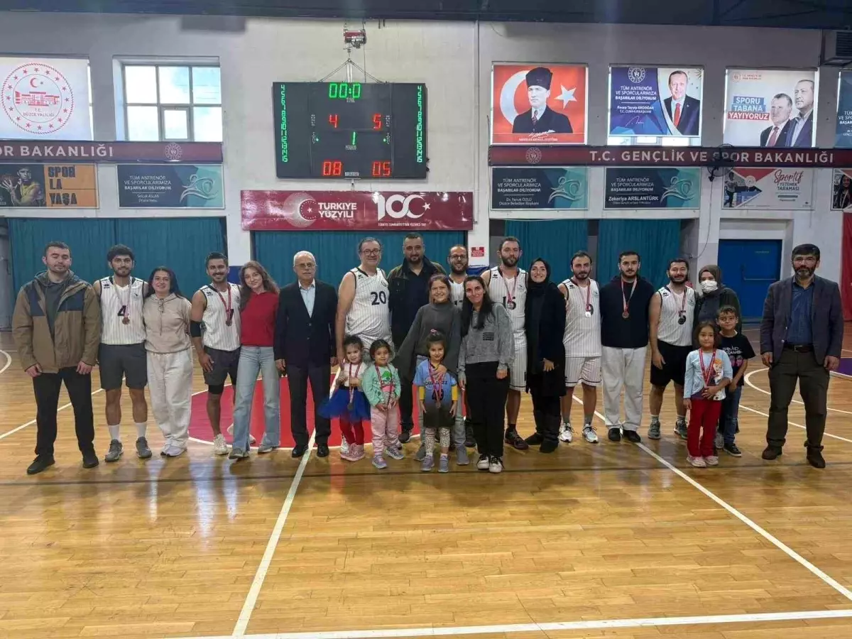 duzcede kamu spor oyunlari 3x3 basketbol musabakalarinda sampiyon universite a lbpPq5CI.jpg