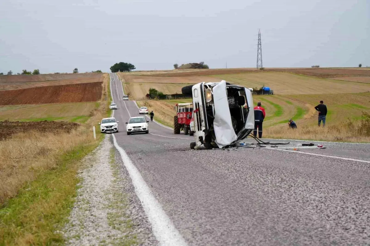 edirnede trafik kazasi 3 yarali x9Cu7HES.jpg