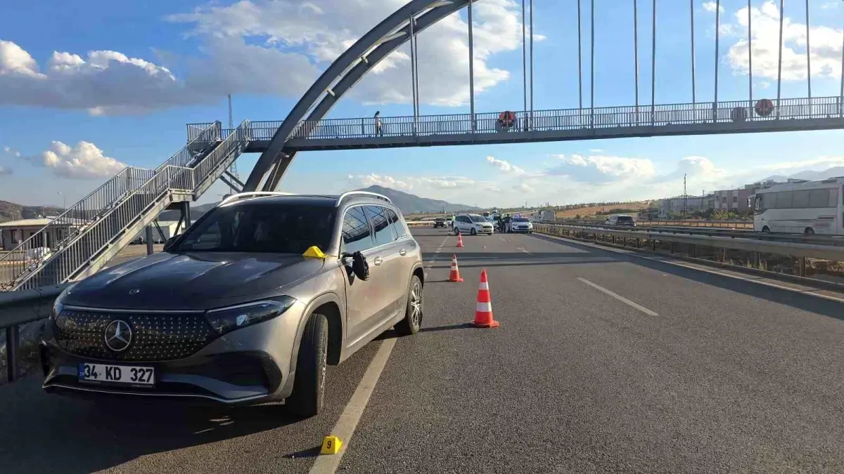 gaziantepte yolun karsisina gecerken otomobilin carptigi cocuk hayatini kaybetti sGmNYh4m.jpg