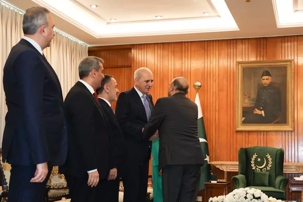 tbmm baskani numan kurtulmus pakistanda uclu parlamento toplantisina katildi 5Q3wukry.jpg