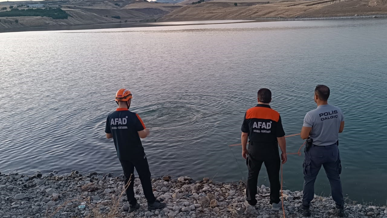 Keban Baraj Gölü’nde kaybolan Arda’nın cansız bedenine ulaşıldı