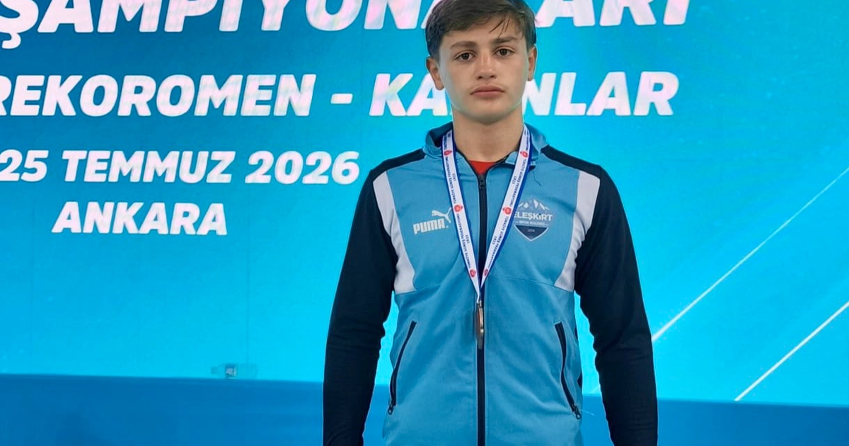 Ağrılı sporcu Miraç güreşte Türkiye üçüncüsü oldu