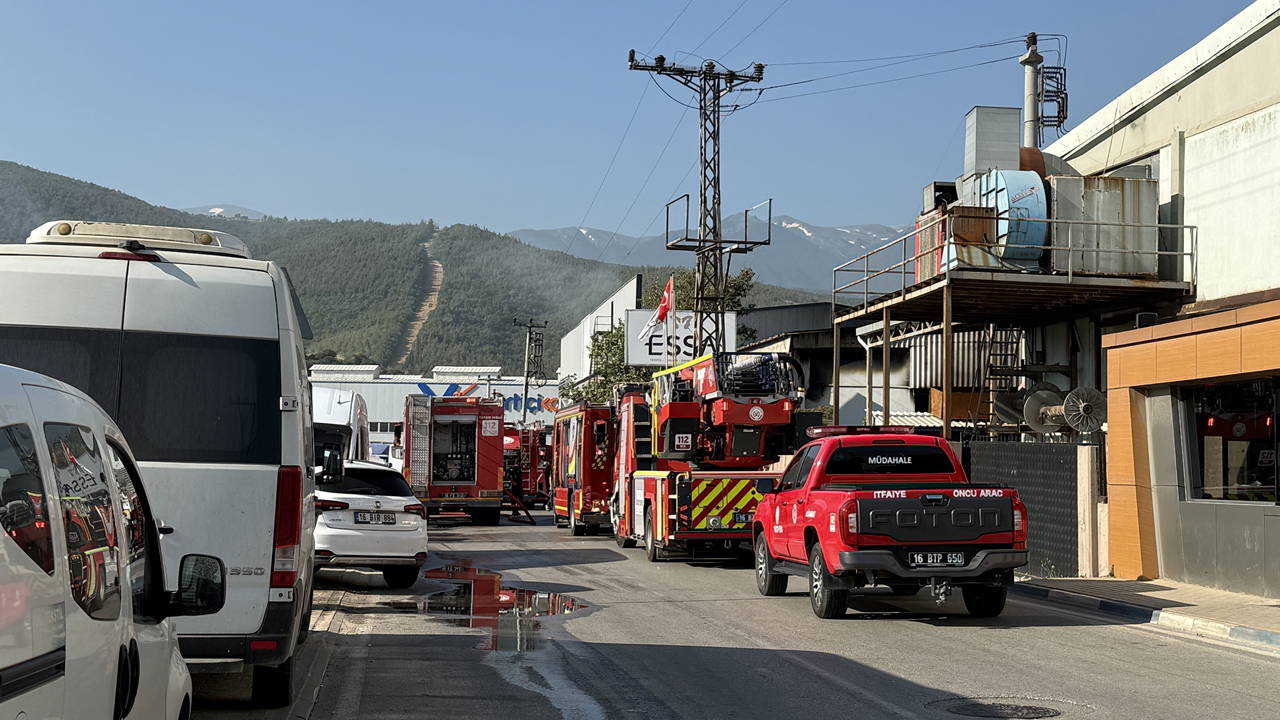Bursa’da kumaş fabrikasında yangın